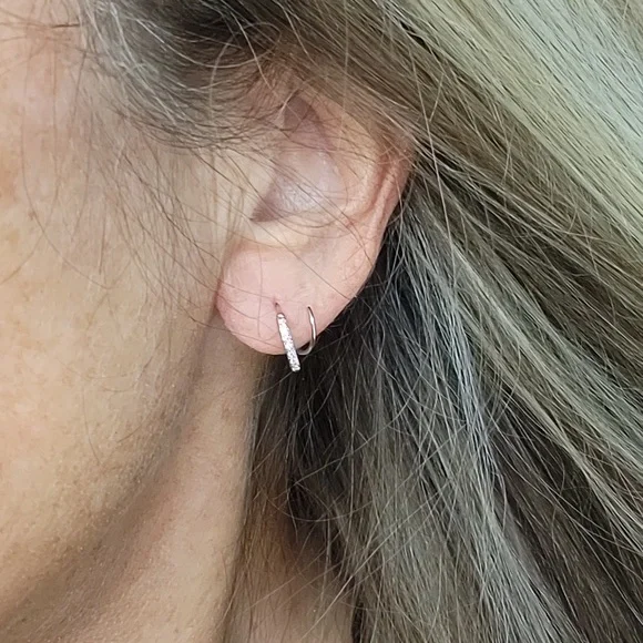 DAINTY SILVER SHIMMER CORKSCREW HUGGIES - Picture 3 of 7